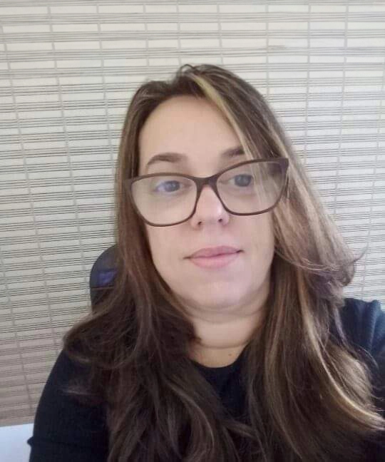 foto de rosto da corretora cláudia de paula